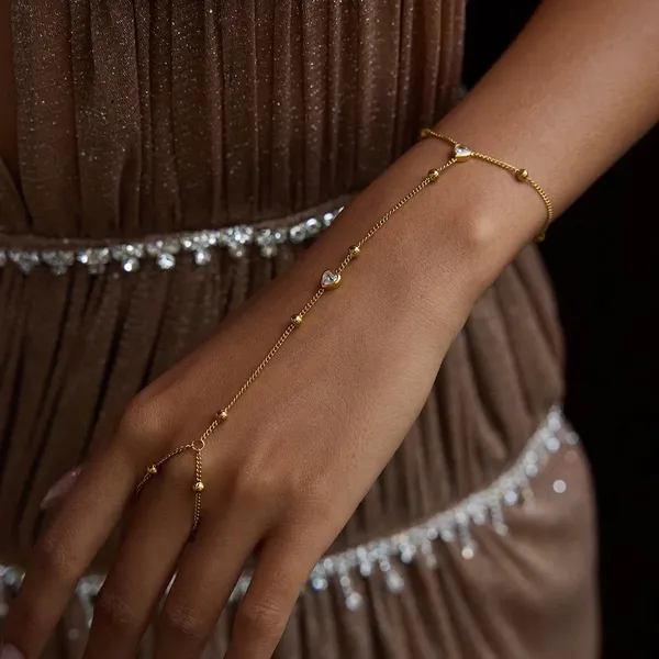 Gold_Heart_Hand_Chain_For_Women